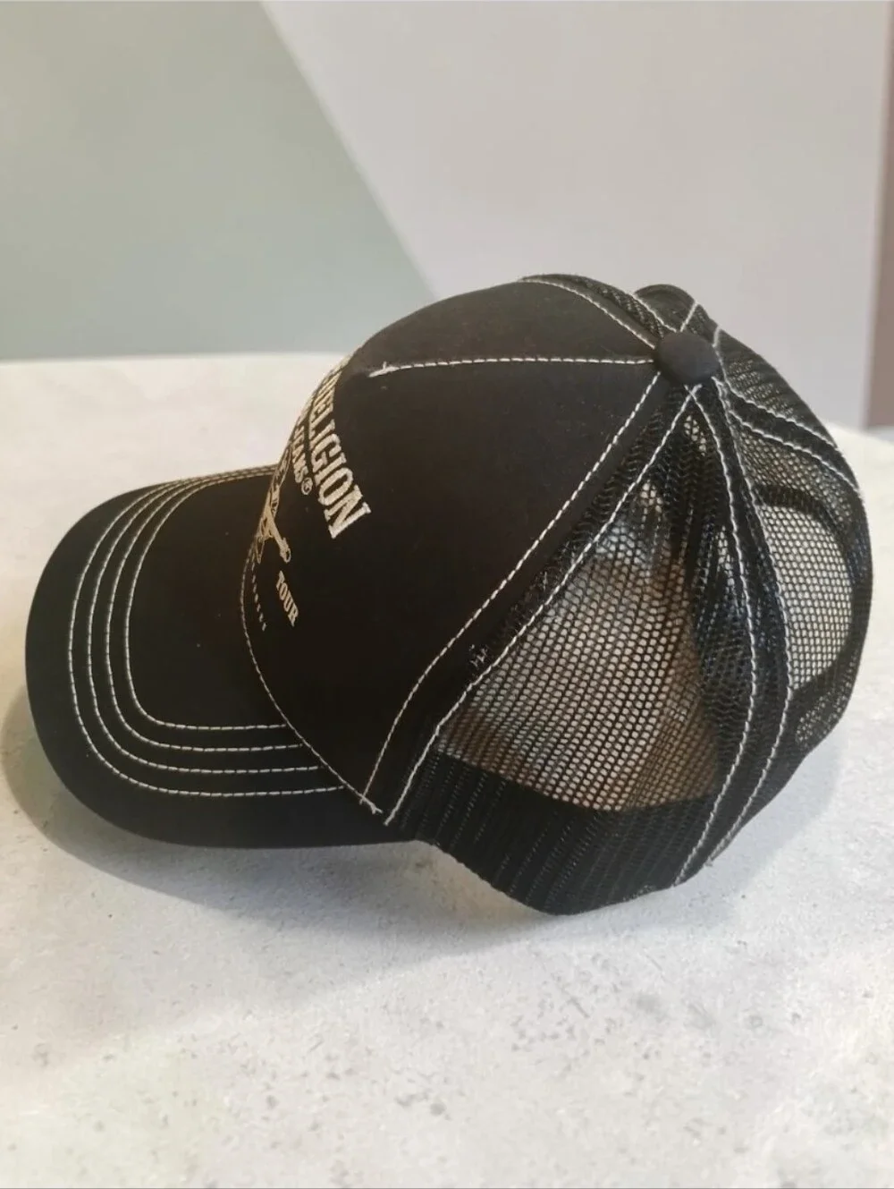 TRUE RELIGION WORLD TOUR BUDDHA TRUCKER HAT SNAPBACK MESH BLACK, EMBROIDERED